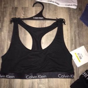 New with tags. Calvin Klein sports bra MEDIUM